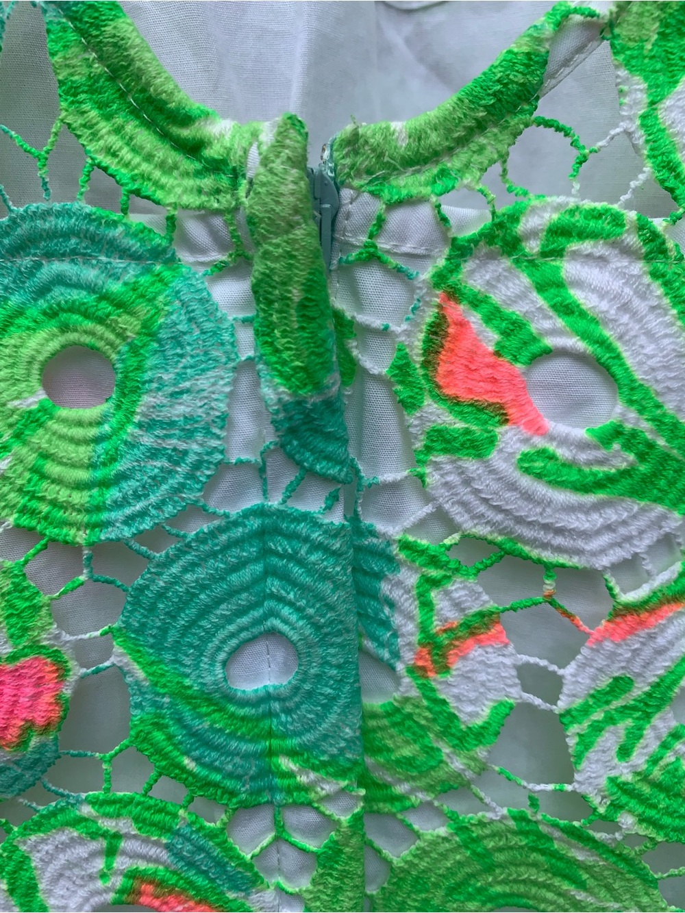 Lilly Pulitzer Splish Splash lace dress fluorescent floral pattern 4 - Picture 4 of 8
